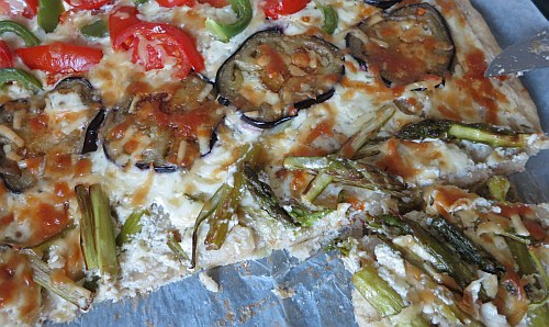 Spargel-Pizza