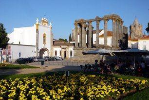 Évora