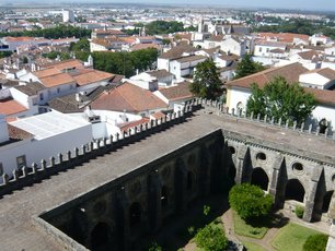 Évora