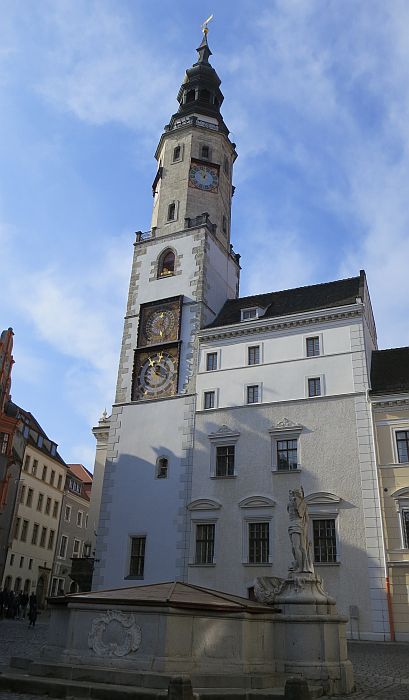 Das ganze Rathaus