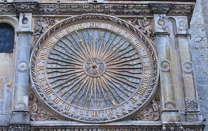 Die Uhr draussen Die Uhr draussen